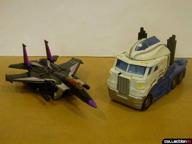 The Battle for Autobot City- Ultra Magnus VS Skywarp (both in vehicle mode)