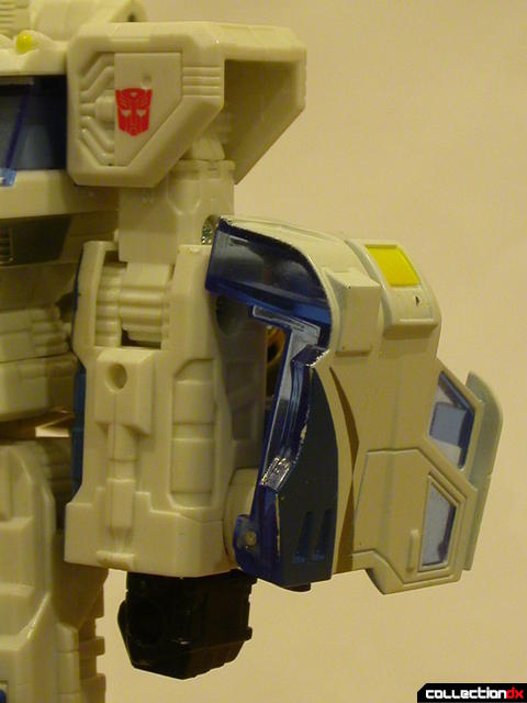 Autobot Ultra Magnus- robot mode (left arm detail)