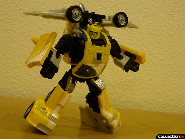 Autobot Bumblebee- robot mode, posed with Wave Crusher attached (2)