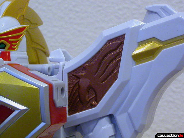 DX Tenkuu Gattai Saint Kaiser (left shoulder detail)