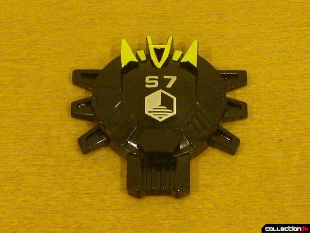 Autobot Armorhide- accessory (Planet Key)