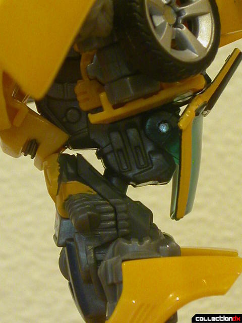 Battle Scenes Autobot Bumblebee- robot mode (waist joint detail)