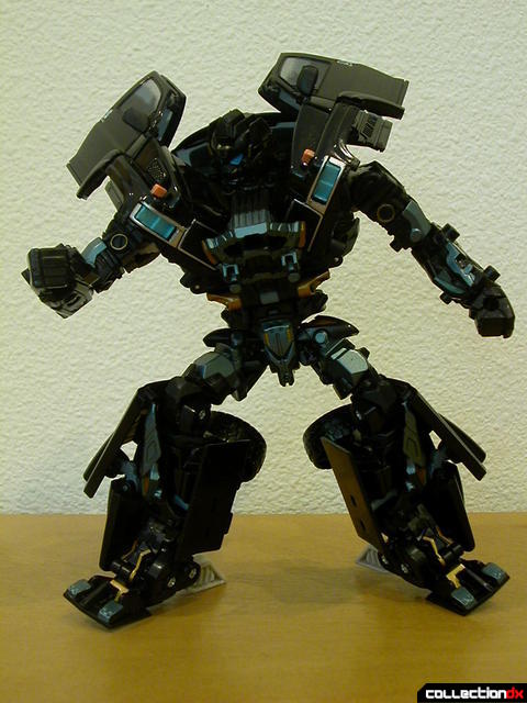 Premium series Autobot Ironhide- robot mode posed (1)