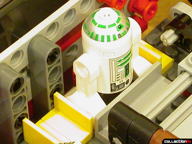 Republic Cruiser (R2-R7 in astromech droid socket)