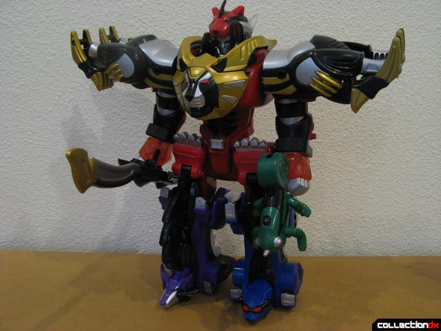 Transforming Fury Megazord Set- Ultimate Megazord with Wolf Power (front)