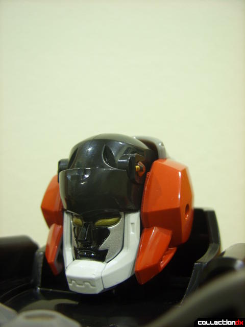 Deluxe Jungle Master Megazord (head detail, helmet removed optionally)