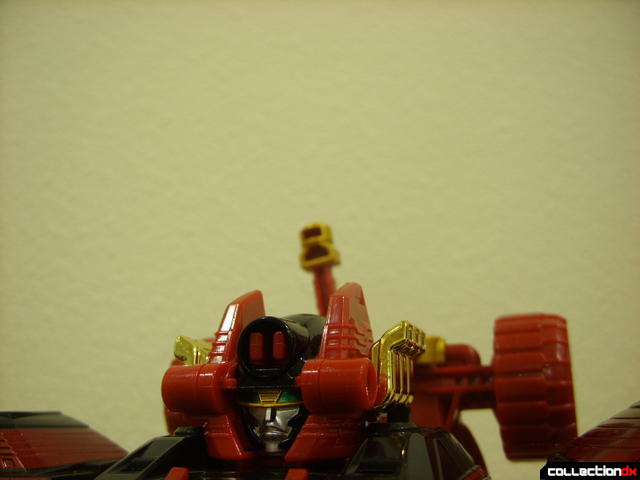 DX Engine Gattai Engine DaiShōgun (head detail, crown removed)