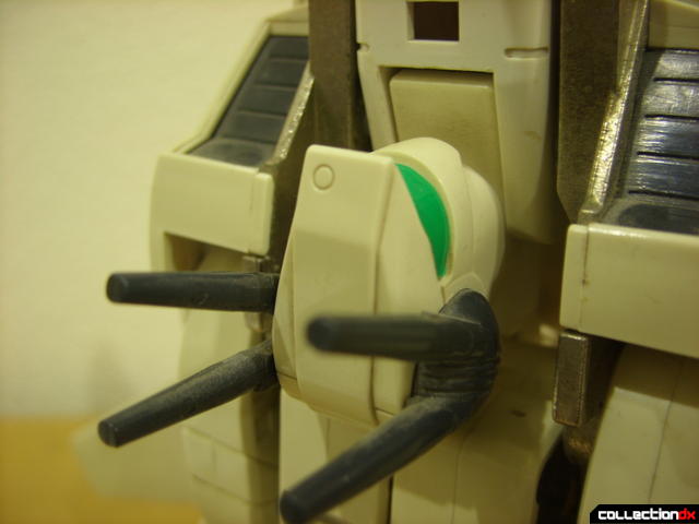VF-1S Valkyrie - Fighter Mode (laser turret detail, cannons lowered)