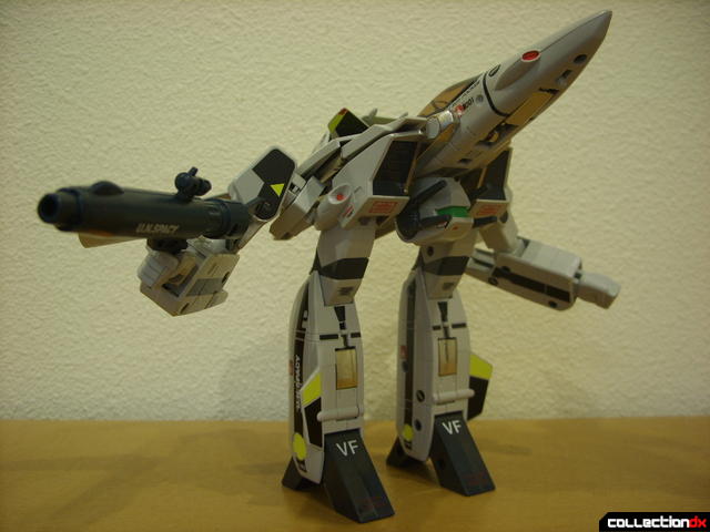 Origin of Valkyrie VF-1S Valkyrie- GERWALK Mode posed (1)