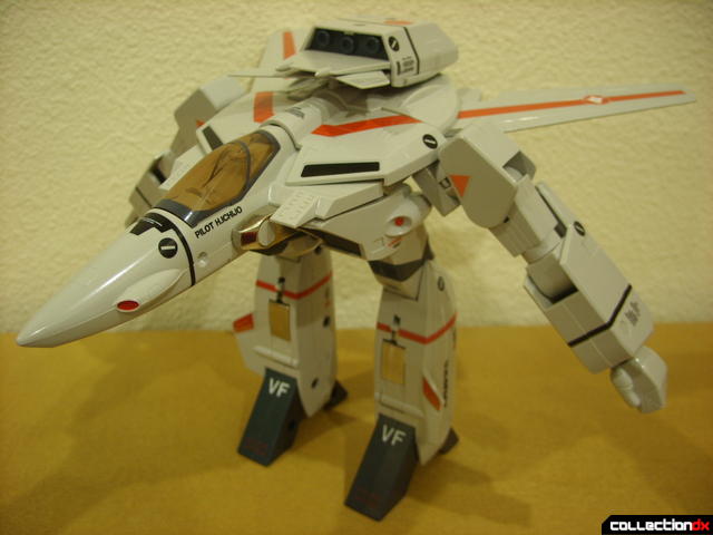 Origin of Valkyrie VF-1J Valkyrie- GERWALK Mode (front)