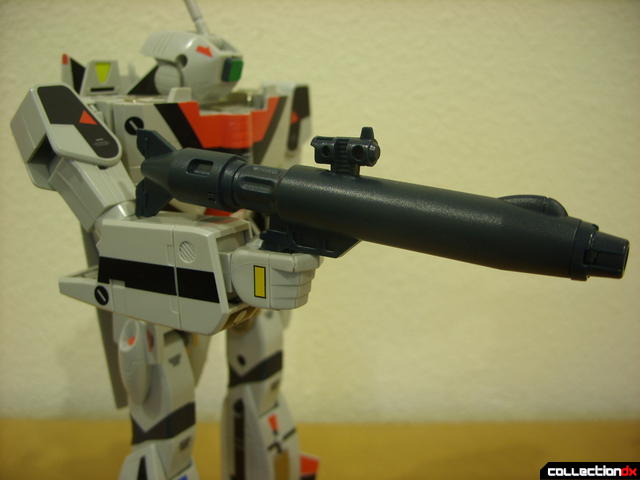 Origin of Valkyrie VF-1A Valkyrie Ichijyo ver.- Battroid Mode (holding gun pod)