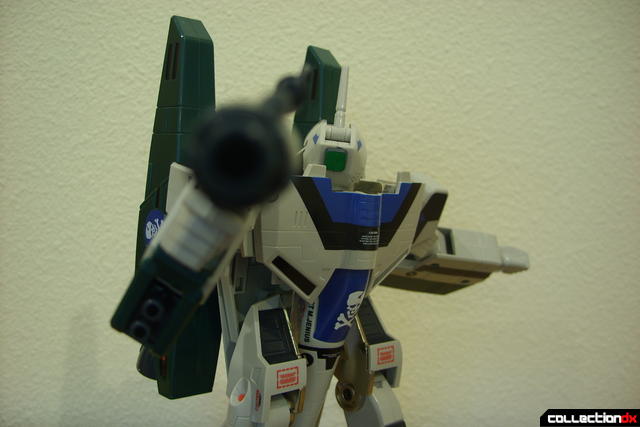 Origin of Valkyrie VF-1A Super Valkyrie Max ver.- Battroid Mode posed (4)