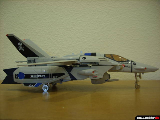 Origin of Valkyrie VF-1A Valkyrie Max ver.- Fighter Mode (right profile)