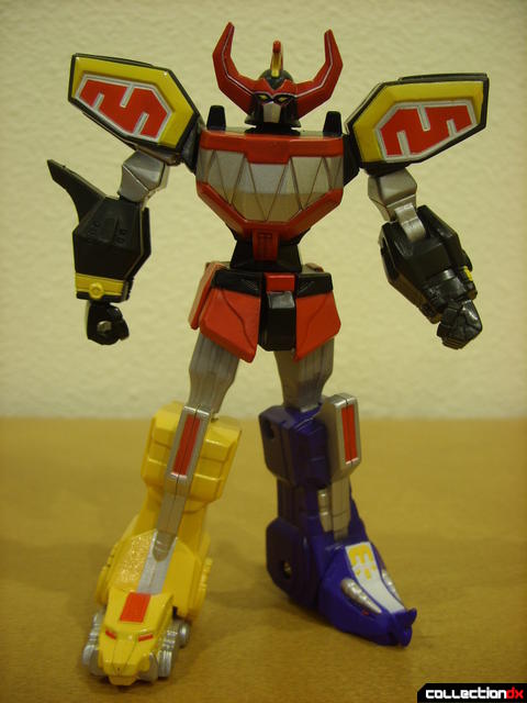 Retrofire Mighty Morphin' Megazord posed (1)