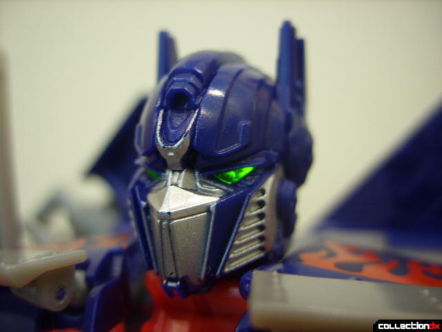 Leader-class Autobot Optimus Prime- robot mode (head detail, green LED on)