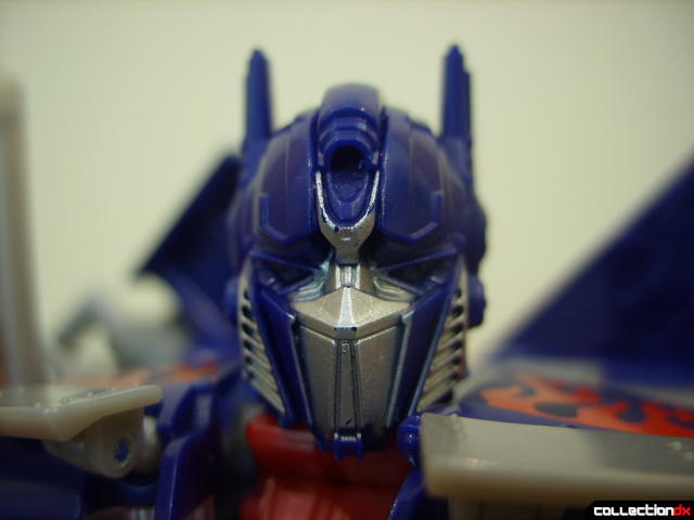 Leader-class Autobot Optimus Prime- robot mode (lookin' at ya)