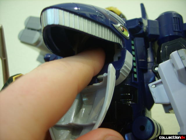 Engine Gattai Seiku-Oh (Engine Soul buttons inside mouth)