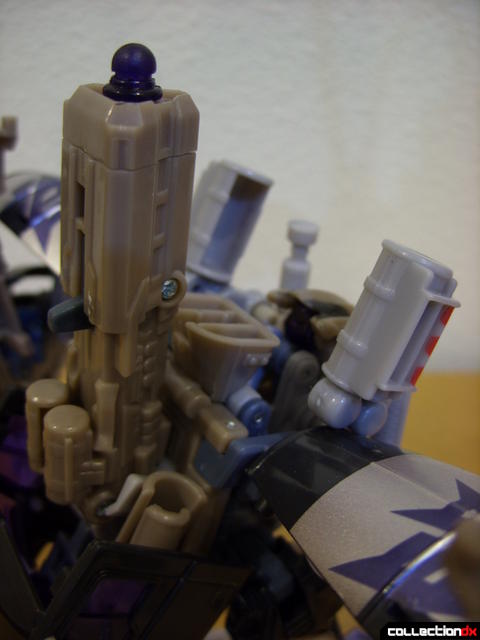 RotF Voyager-class Decepticon Mixmaster- robot mode (cannon on back)
