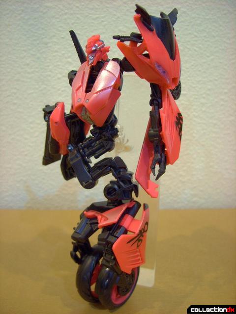 RotF Deluxe-class Autobot Arcee- robot mode (front)