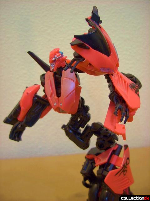 RotF Deluxe-class Autobot Arcee- robot mode posed (3)