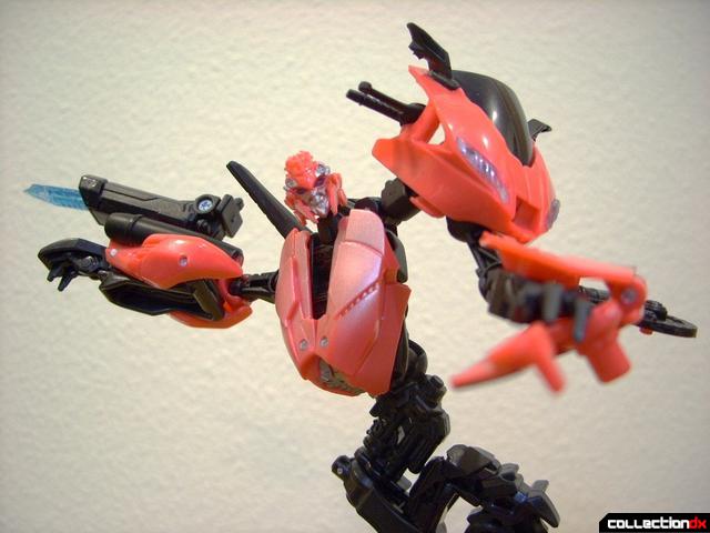 RotF Deluxe-class Autobot Arcee- robot mode posed (4)