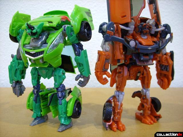 RotF Deluxe-class Autobot brothers Skids (L) and Mudflap (R) Mudflap in robot mode (1)