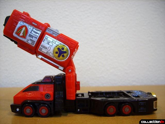 Deluxe Lightspeed Megazord- Pyro Rescue-1 (ladders being raised)