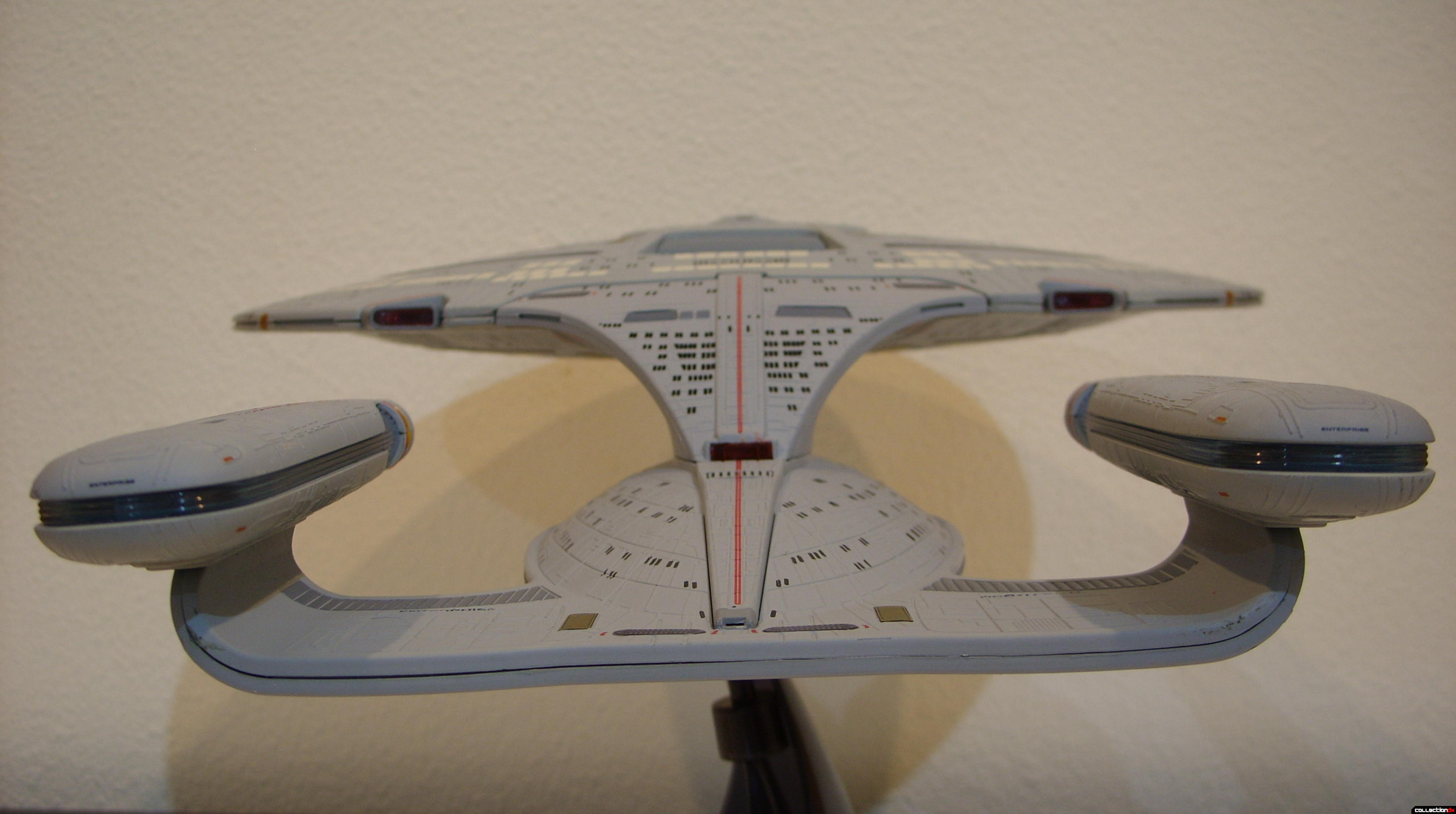 Starship Legends U.S.S. Enterprise-D (aft profile)