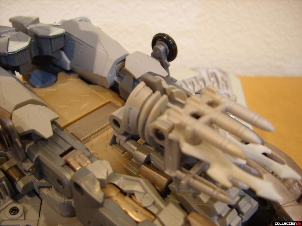 Masterpeice Movie Series Starscream- Vehicle Mode (missile launcher)(3)