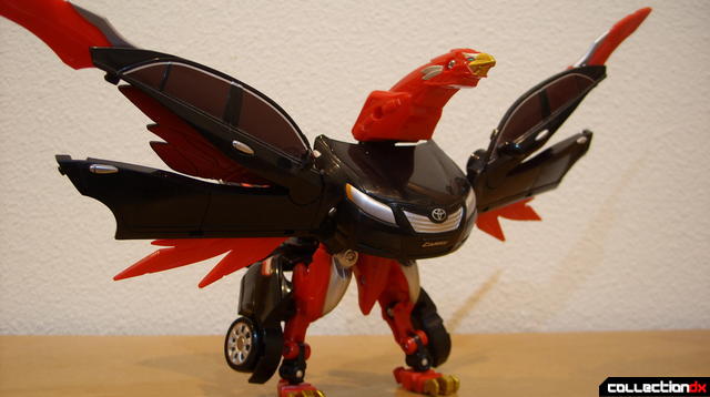 Engine King Eagle Zord- Zord Mode posed dramatically