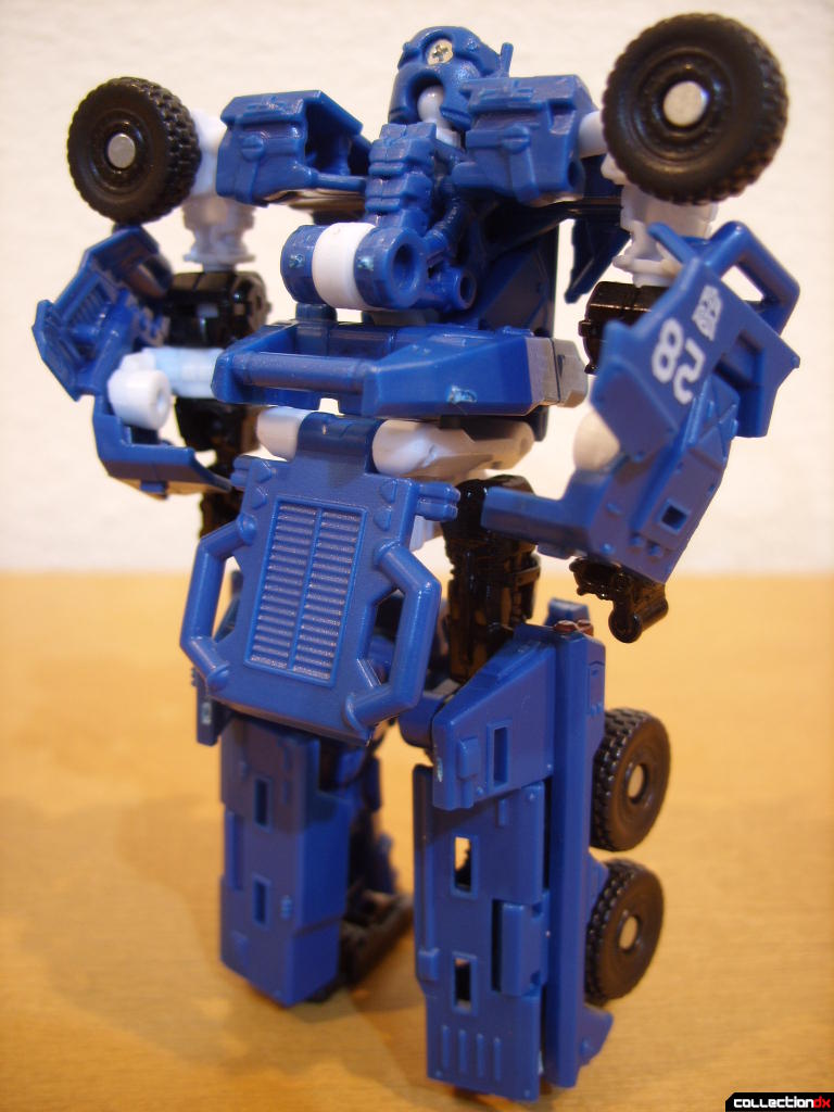Scout-class Autobot Breacher- Robot Mode (back)