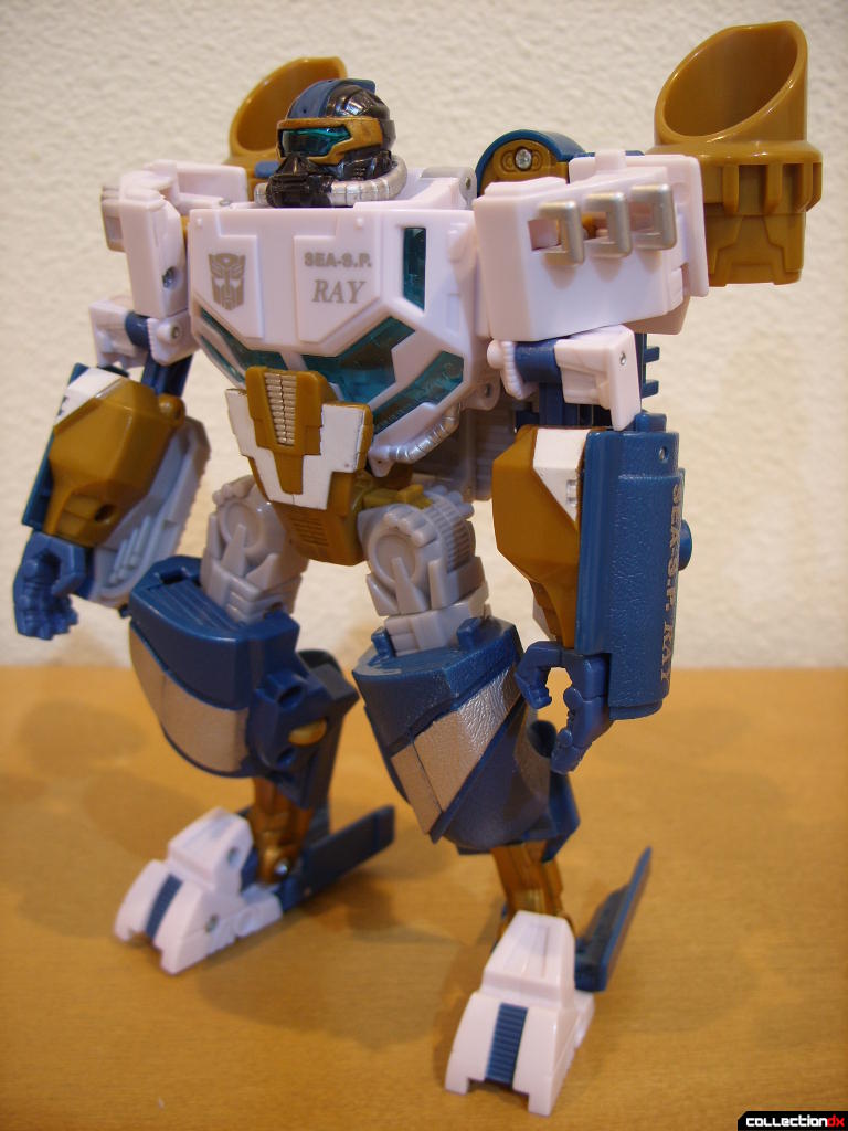 Voyager-class Autobot Sea Spray- robot mode (front)