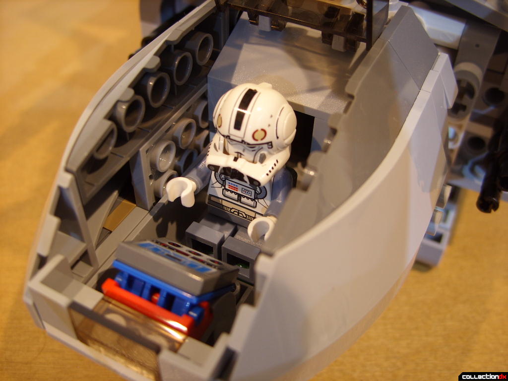 Emperor Palpatine's Shuttle (cockpit with Clone Pilot)