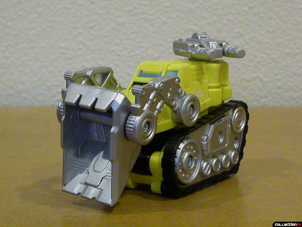Dozer Driver Zord- bucket and turret posed
