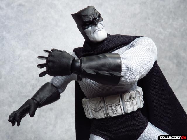 mezco dark knight batman 18