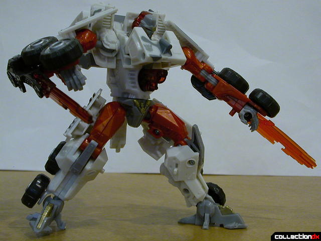 Decepticon Wreckage- robot mode posed (2)