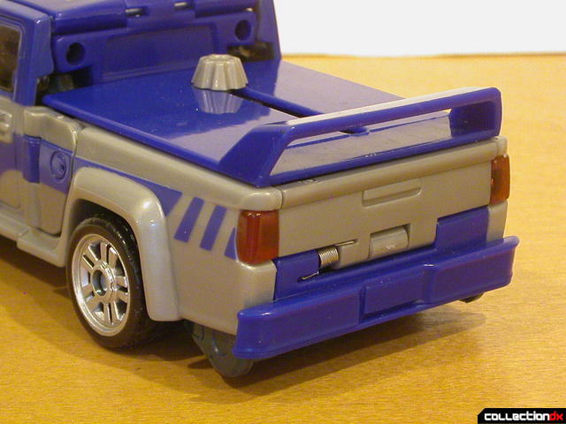 Decepticon Dropkick- vehicle mode (back details)